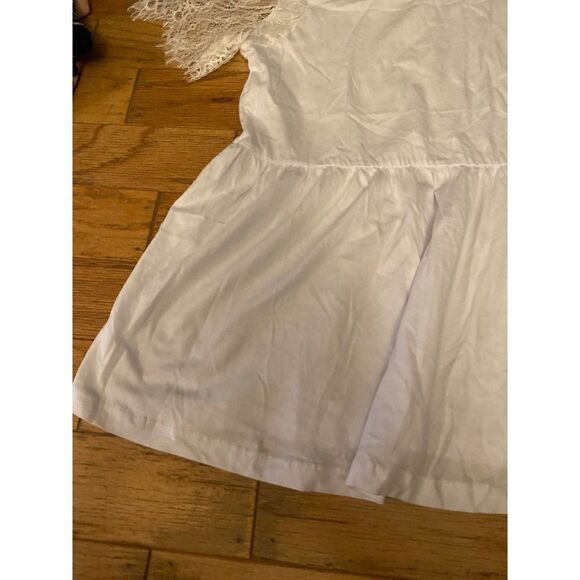 ASOS Design, white laced short sleeve, elastic waist, crew neck white top size 6 - Picture 4 of 9